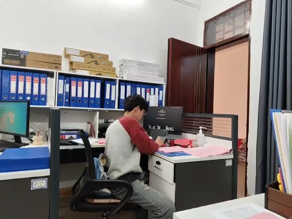 寻访集  被希望工程·圆梦行动“点亮”的保亭少年，后来怎么样了？.png