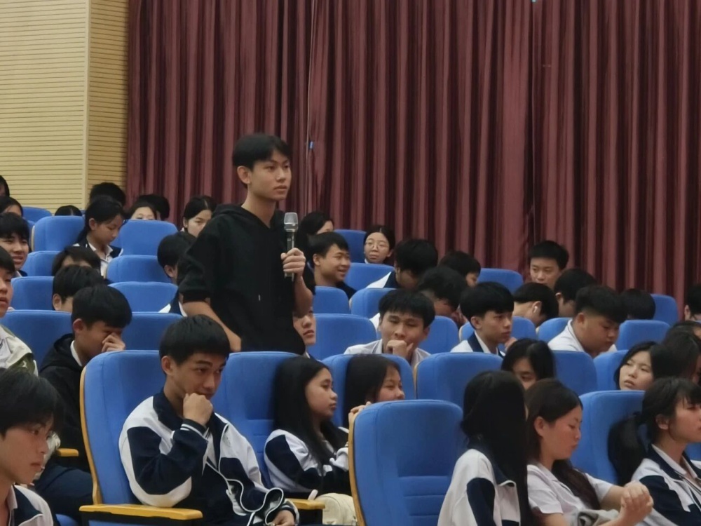 微信图片_2025-11-27_103447_500.jpg